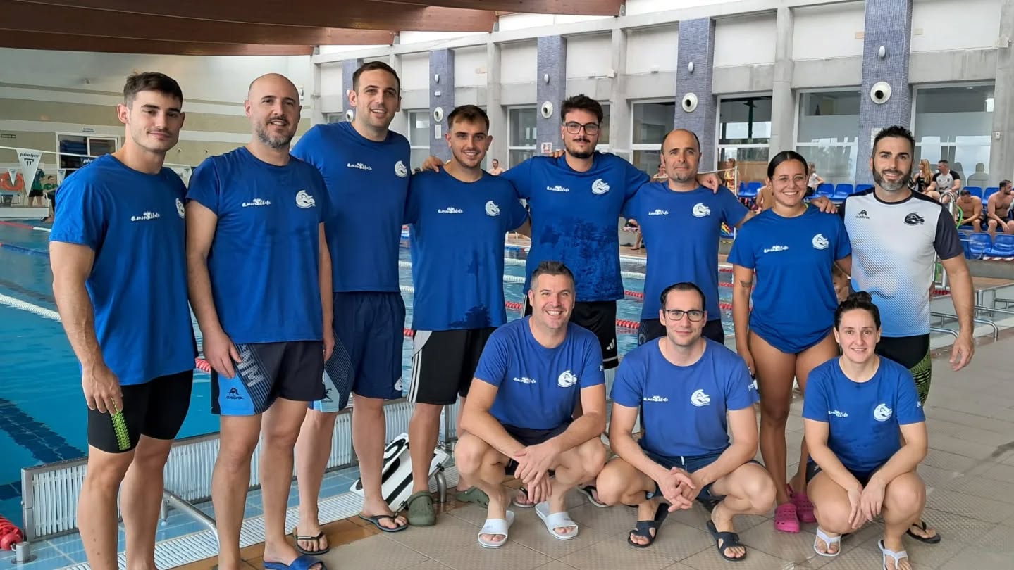 🏊🏽‍♂️🏊🏽‍♀️|Este fin de semana, nuestro equipo Máster participó en la 1ª Etapa del Circuito Máster en nuestra piscina. 

Nuestro equipo contó con la participación de 13 deportistas. Durante la competición, se disputaron las pruebas de 800 libres, 50 mariposa, 200 braza, 100 estilos, 200 espalda y 100 mariposa.

Enhorabuena a todo el equipo, por el buen comienzo de temporada.💪🏽💪🏽